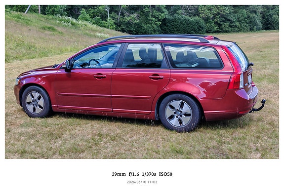 Volvo V50 2 of 5