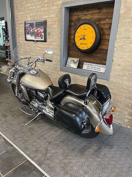 Yamaha XVS1100A 3 of 6