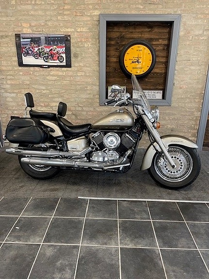 Yamaha XVS1100A 2 of 6