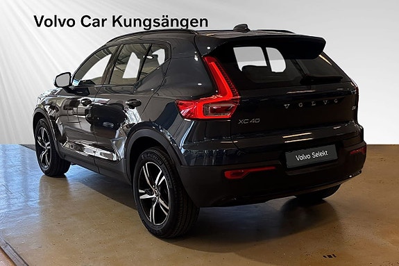 Volvo XC40 6 of 30