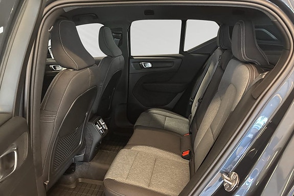 Volvo XC40 15 of 30