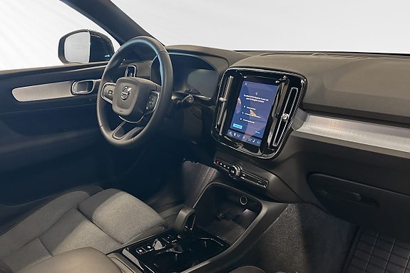 Volvo XC40 18 of 30