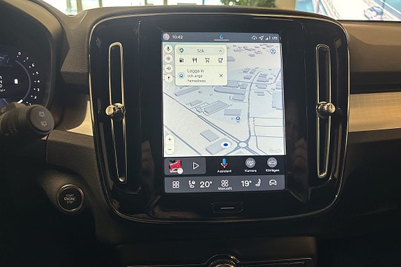 Volvo XC40 30 of 30