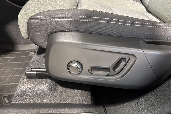 Volvo XC40 26 of 30