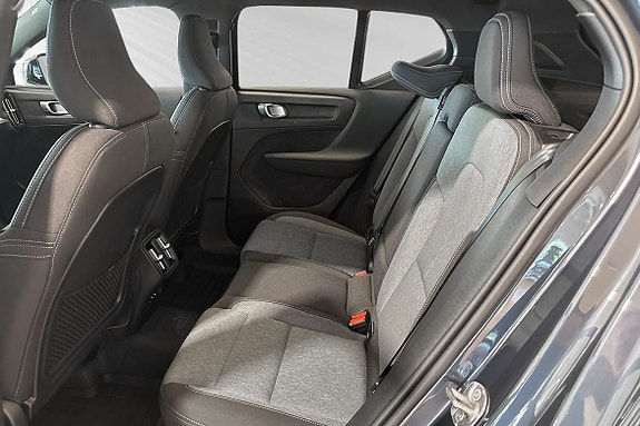 Volvo XC40 14 of 30