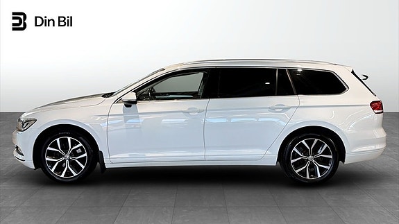 Volkswagen Passat 2 of 5