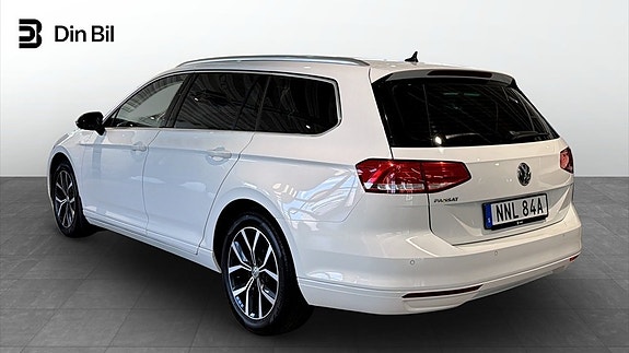 Volkswagen Passat 3 of 5