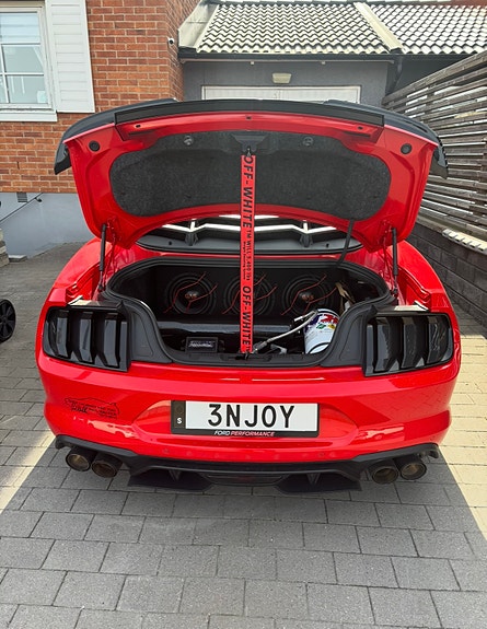 Ford Mustang 5 of 7