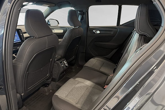 Volvo XC40 8 of 21