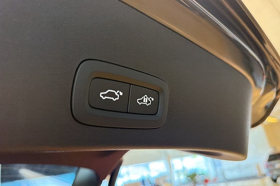 Volvo XC40 14 of 21