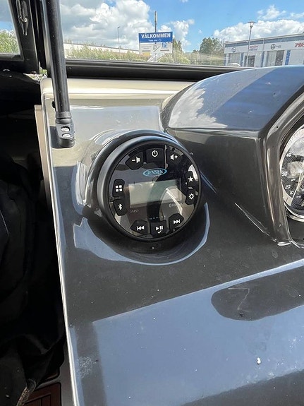 Bayliner VR6 + Mercruiser 4.5L 250 hk -2021 9 of 12