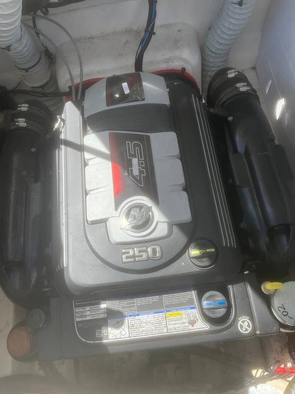 Bayliner VR6 + Mercruiser 4.5L 250 hk -2021 11 of 12
