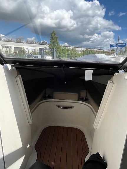 Bayliner VR6 + Mercruiser 4.5L 250 hk -2021 10 of 12