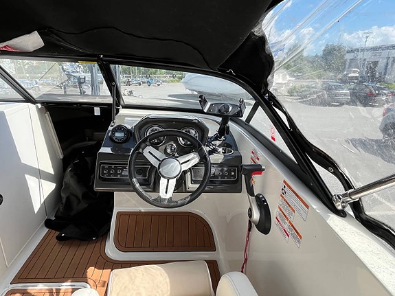 Bayliner VR6 + Mercruiser 4.5L 250 hk -2021 8 of 12