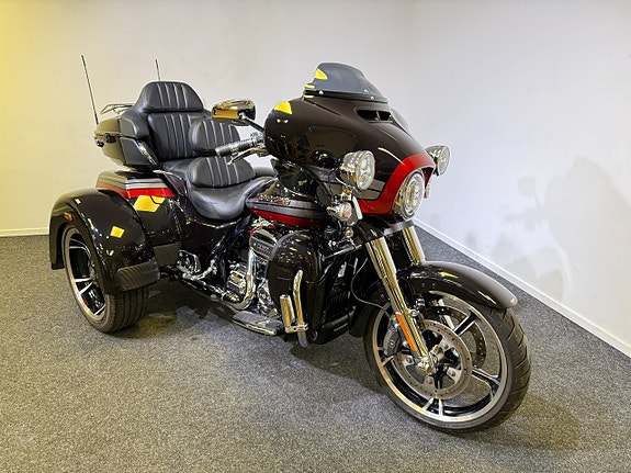 Harley-Davidson CVO Tri-Glide /B-körkort/FLHTCUTGSE/Summer Sale 2 of 11