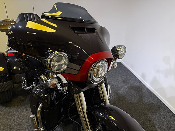 Harley-Davidson CVO Tri-Glide /B-körkort/FLHTCUTGSE/Summer Sale 4 of 11