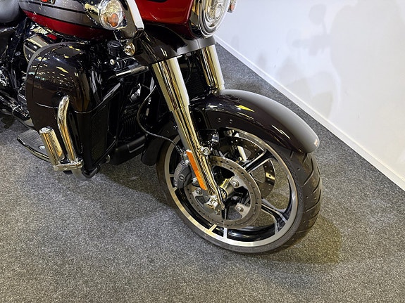 Harley-Davidson CVO Tri-Glide /B-körkort/FLHTCUTGSE/Summer Sale 5 of 11