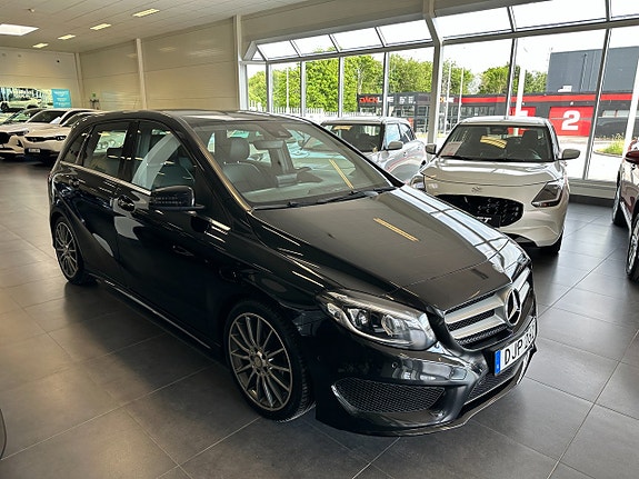 Mercedes-Benz B200 d 4 of 5