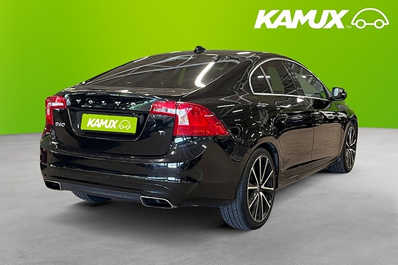Volvo S60 4 of 5