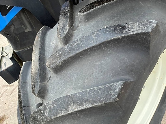 New Holland 0.99% ränta T 5.115 EC 14 of 24