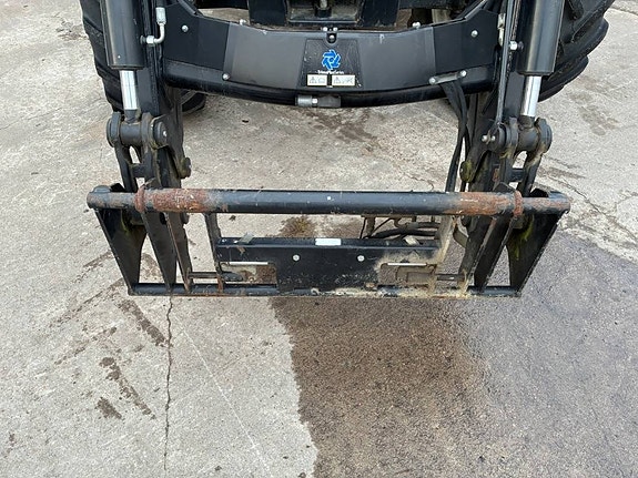 New Holland 0.99% ränta T 5.115 EC 9 of 24