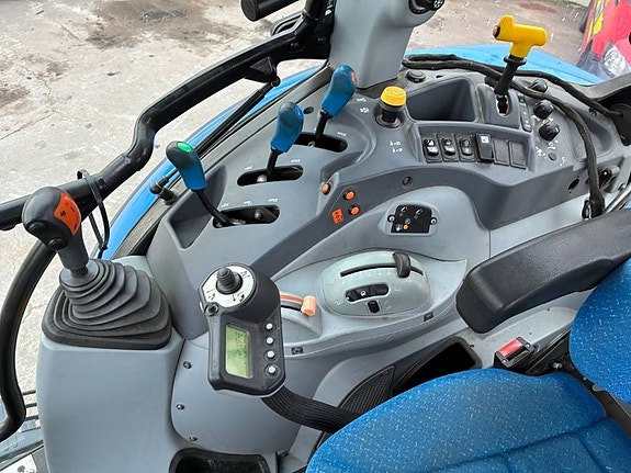 New Holland 0.99% ränta T 5.115 EC 23 of 24