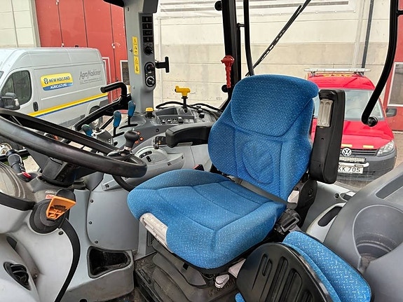 New Holland 0.99% ränta T 5.115 EC 20 of 24