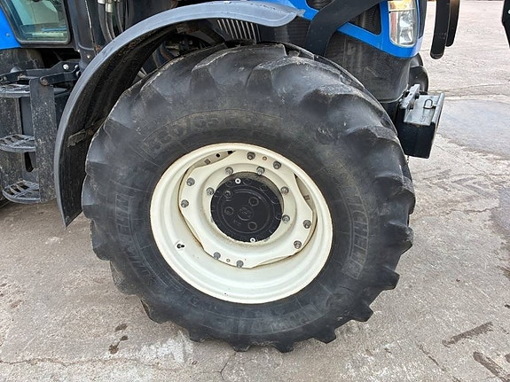 New Holland 0.99% ränta T 5.115 EC 15 of 24