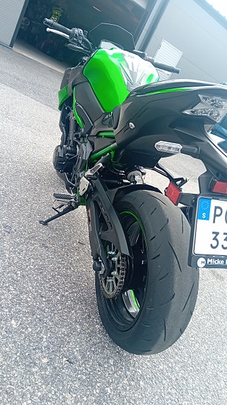 Kawasaki Z900 4 of 5