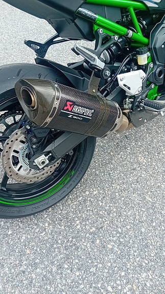 Kawasaki Z900 3 of 5