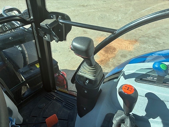 New Holland T 5.90 S 17 of 23