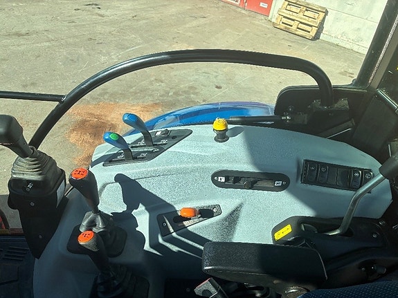 New Holland T 5.90 S 15 of 23