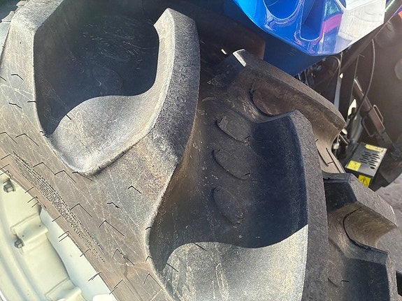 New Holland T 5.90 S 13 of 23