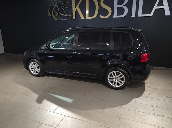 Volkswagen Touran 3 of 5