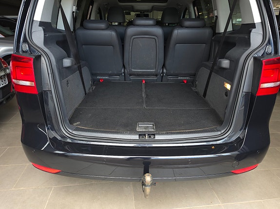Volkswagen Touran 17 of 17