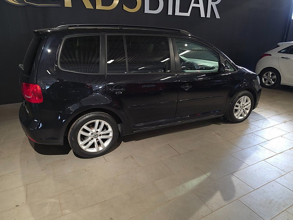 Volkswagen Touran 5 of 5