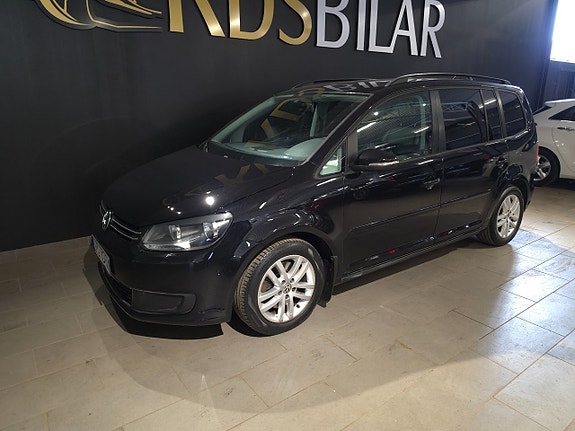 Volkswagen Touran 2 of 5