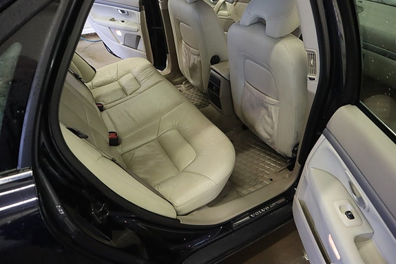 Volvo S80 9 of 17