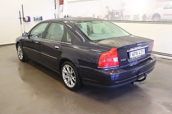 Volvo S80 2 of 5