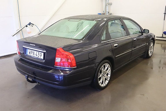 Volvo S80 4 of 5