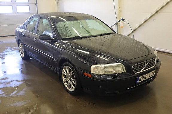Volvo S80 3 of 5