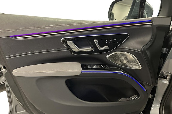 Mercedes-Benz EQS SUV 8 of 23