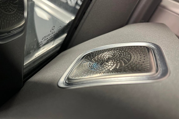 Mercedes-Benz EQS SUV 18 of 23