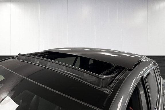 Mercedes-Benz EQS SUV 13 of 23