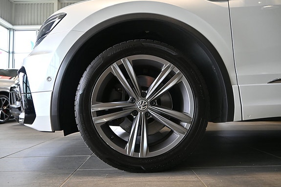 Volkswagen Tiguan 6 of 25