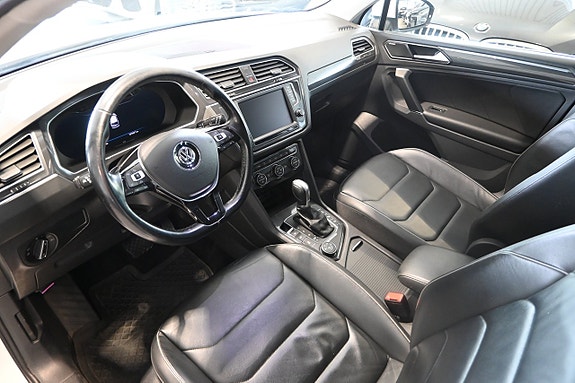 Volkswagen Tiguan 7 of 25