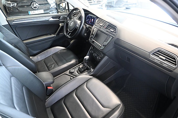 Volkswagen Tiguan 10 of 25
