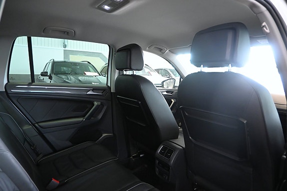 Volkswagen Tiguan 12 of 25