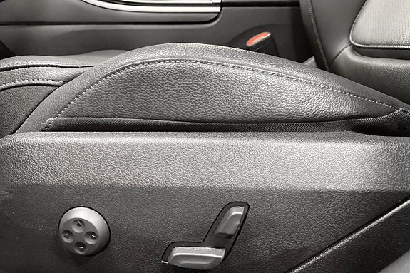 Mercedes-Benz C300 14 of 17
