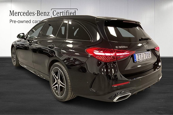 Mercedes-Benz C300 4 of 5